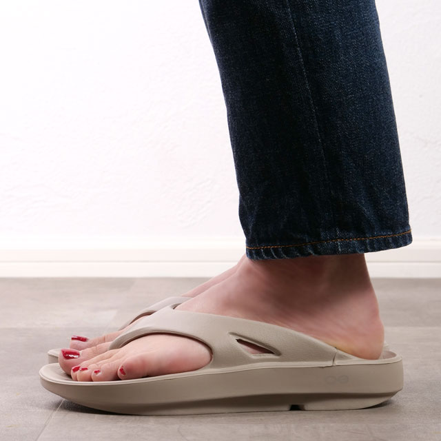 6か月保証 ウーフォス OOFOS リカバリーサンダル ウーオリジナル 2000010102222 OOriginal メンズ・レディース ビーチサンダル トングサンダル Nomad 正規取扱店 | OOFOS | 05