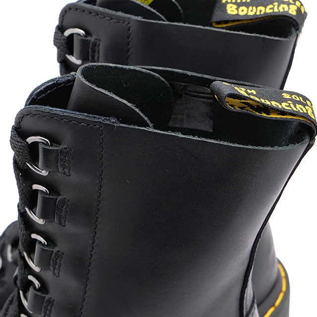 ドクターマーチン Dr.Martens レディース 8ホールブーツ チェスニー