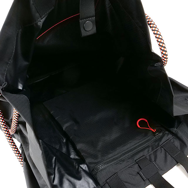 ハンター HUNTER トラベル リップストップ ビーチバッグ UBS1518NRS-RBO SS23 TRAVEL RIPSTOP BEACH BAG 鞄 ショルダーバッグ ナップサック black red box logo | HUNTER | 03