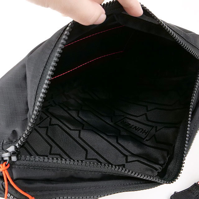 ハンター HUNTER トラベル リップストップ サコッシュ UBC1515NRS-RBO SS23 TRAVEL RIPSTOP SACOCHE 鞄 ボディバッグ ショルダーバッグ black red box logo | HUNTER | 03
