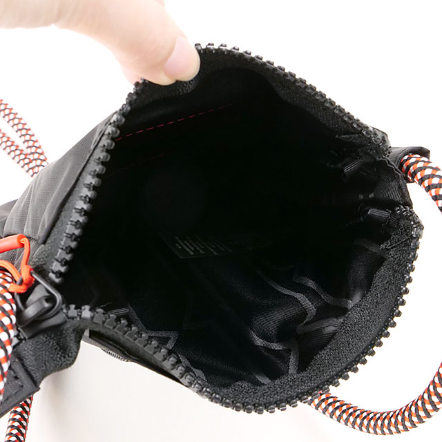 ハンター HUNTER トラベル リップストップ フォンポーチ UBP1514NRS-RBO SS23 TRAVEL RIPSTOP PHONE POUCH アクセサリポーチ スマホポーチ black red box logo | HUNTER | 03