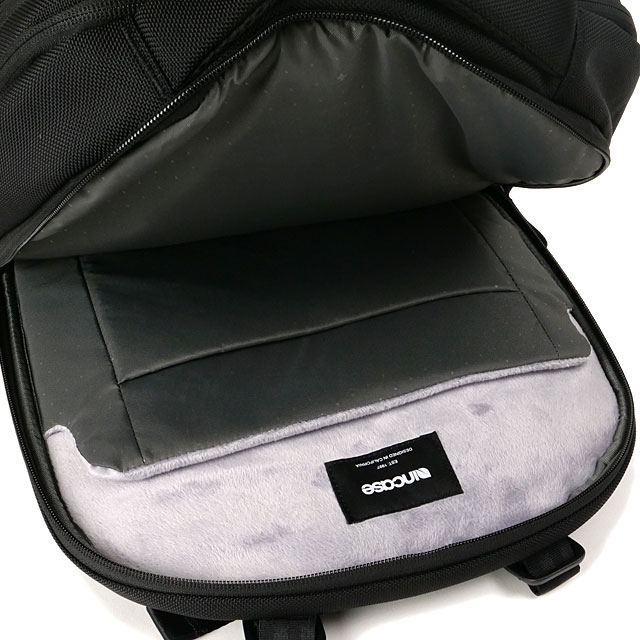 インケース Incase トラックス バックパック 137242053003 Tracks Backpack 25L 鞄 リュック デイパック ビジネス 通勤通学 Black 正規取扱店の画像