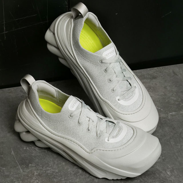 現代的な雰囲気【国内買付/発送】色褪せ加工 スエード クロッグ crocs クロックス スニーカー エコー サージ 210079-1RQ FW24