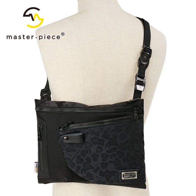 超美品☆master-piece ブラック サコッシュ master-piece マスターピース ショルダーバッグ MSPC サコッシュ