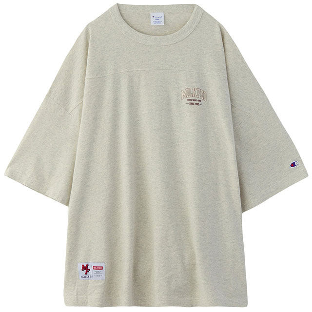 コラボ ミルクフェド MILKFED. チャンピオン カレッジロゴ ビッグフットボールTシャツ 103252011002 SU25 MILKFED.×CHAMPION 半袖Tシャツ OATMEAL 正規取扱店 MILKFED. コラボ ミルクフェド チャンピオン カレッジロゴ