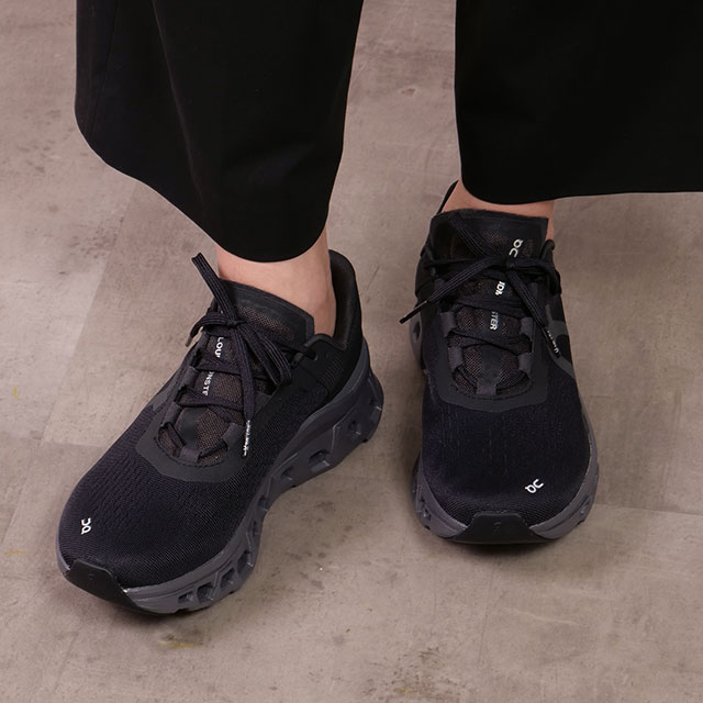 On オン スニーカー クラウドモンスター 61.99024 61.98433 W