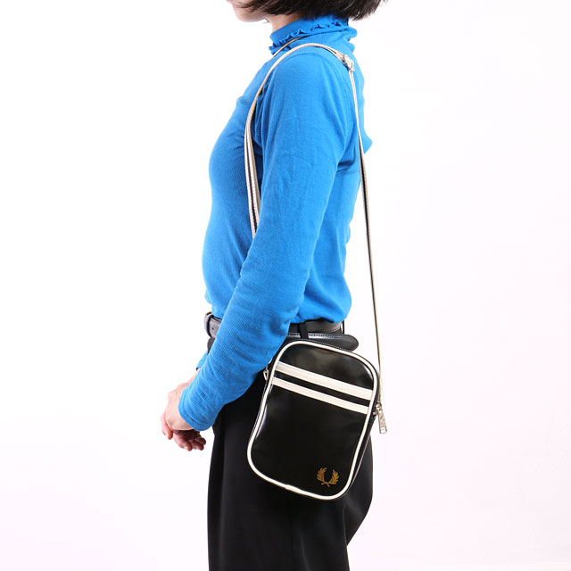 FRED PERRY（フレッドペリー） クラシック スモールサイドバッグ L1179