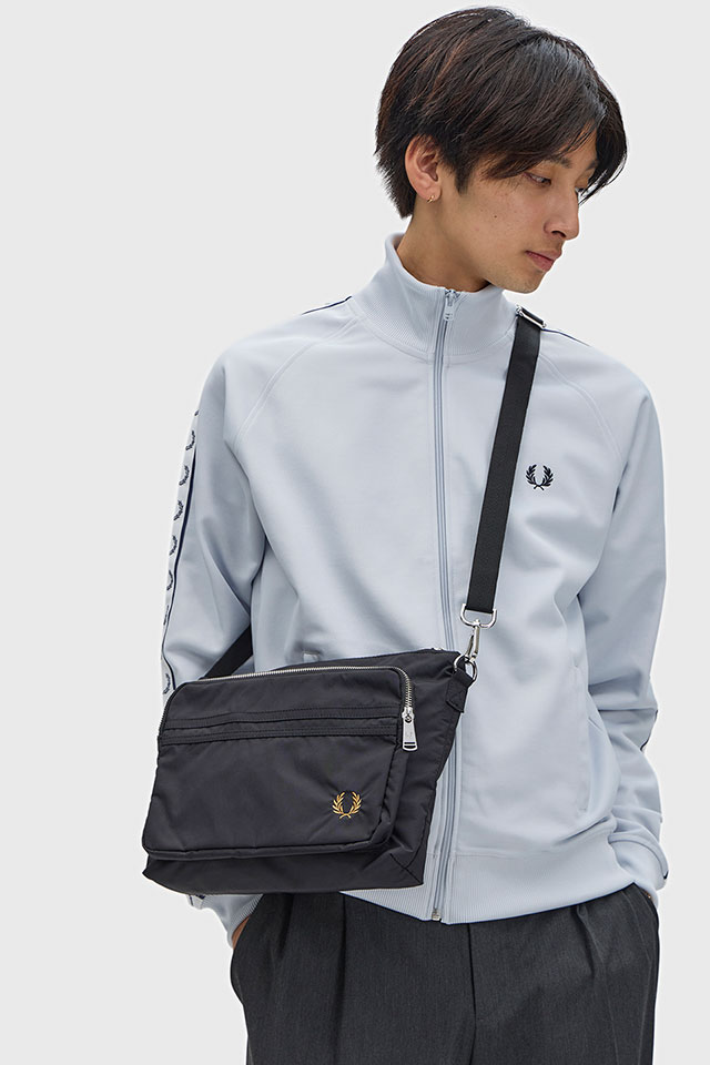 FRED PERRY（フレッドペリー） ショルダーバッグ ブレンサムクロス