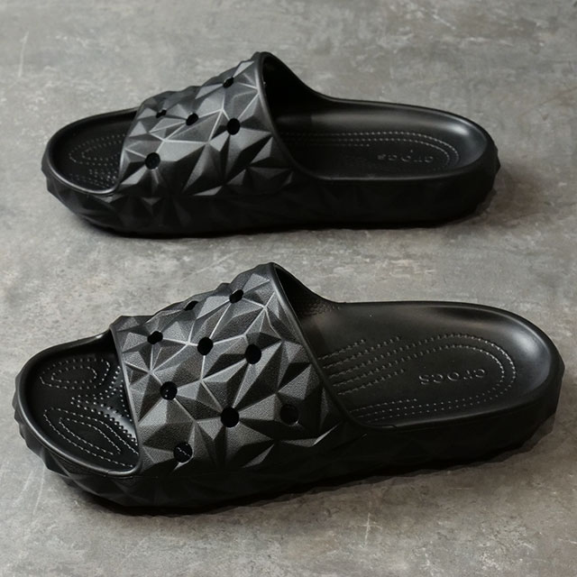 クロックス crocs メンズ クラシック ジオメトリック スライド 209608-001 SS24 Classic Geometric Slide EVAサンダル Black｜mischief｜02