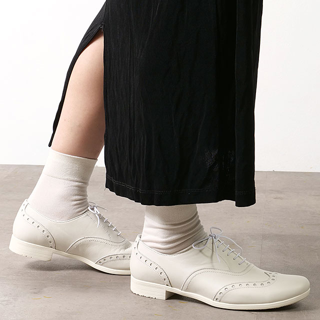 返品送料無料 トラベルシューズ バイ ショセ TRAVEL SHOES by chausser レディース ウィングチップ レースアップシューズ TR-004 ホワイト WH 正規取扱店の画像