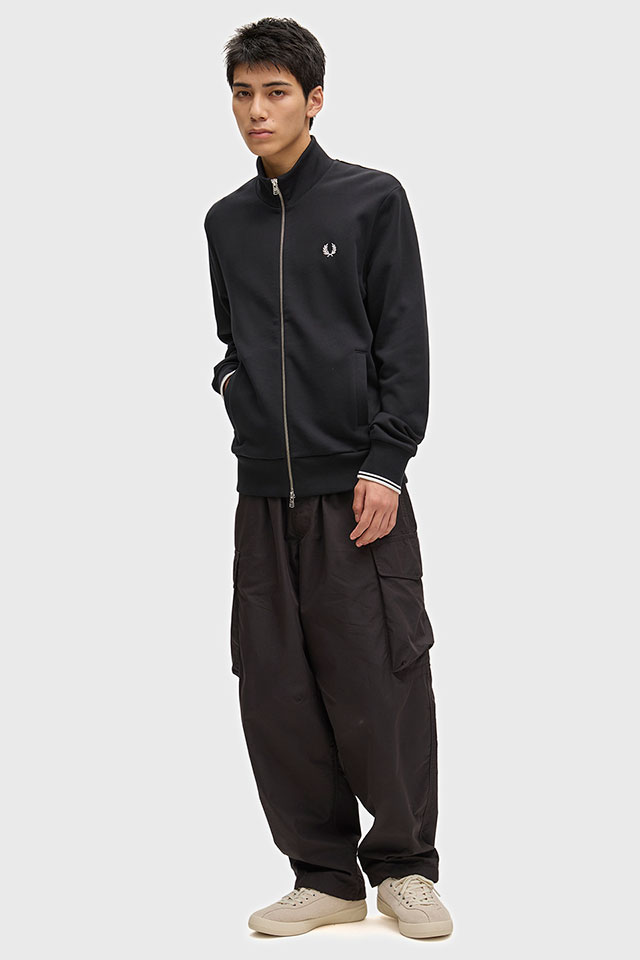 フレッドペリー FRED PERRY メンズ ジップスルー スウェットシャツ J3340-102 ZIP THROUGH SWEATSHIRT 裏毛 フルジップ カジュアル 黒 BLACK 正規取扱店 | FRED PERRY | 01