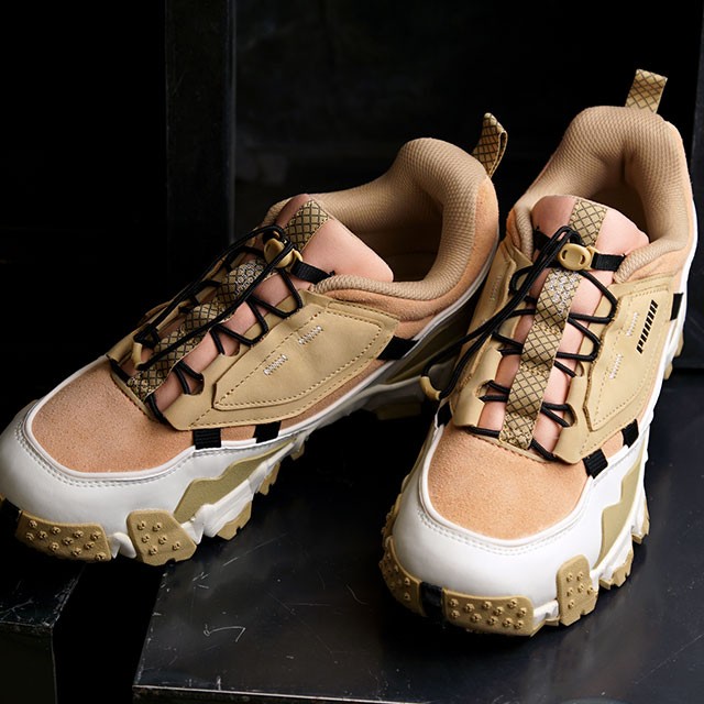 スニーカー Trailgrip GTX Sneakers 好日山荘 横浜西口店 : より耐久性に優れたアッパーに LA