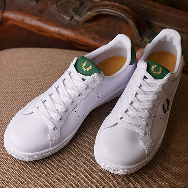 別注のFRED PERRY🪽 タイトで細見えするシルエット💛 トップス
