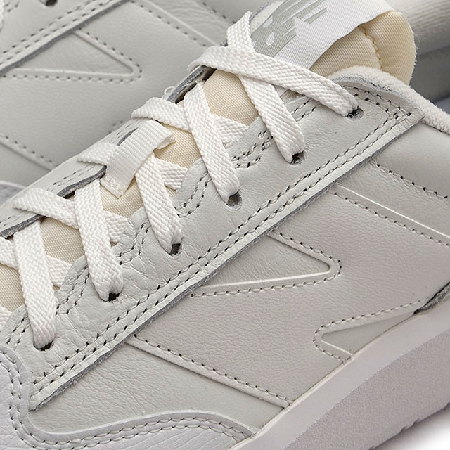 国内発送★New BalanceスニーカーCT302 厚底でスタイルアップ！ Amazon | [ニューバランス] スニーカー CT302 厚底 OB(ホワイト