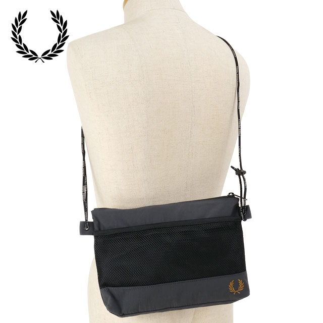 FRED PERRY(フレッドペリー)ボディバッグ　サコッシュ　ショルダーバッグ FRED PERRY（フレッドペリー） クリンクル ナイロンメッシュ