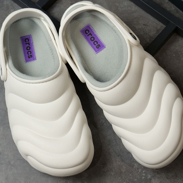 毎日発送 クロックス サンダル メンズ レディース クラシック ラインド オーバーパフ クロッグ CROCS CLASSIC LINES OVER PUFF CLOG WHITE 210059 100 白 サポ 軽量[PU2] crocs（クロックス） サンダル クラシック ラインド オーバーパフ