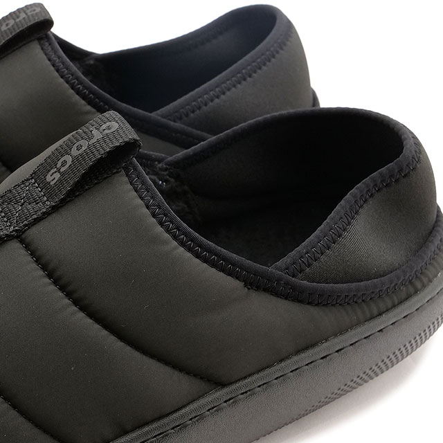 crocs クロックス スニーカー クラシック パフ モック 210706 crocs クロックス スニーカー クラシック パフ モック 210706