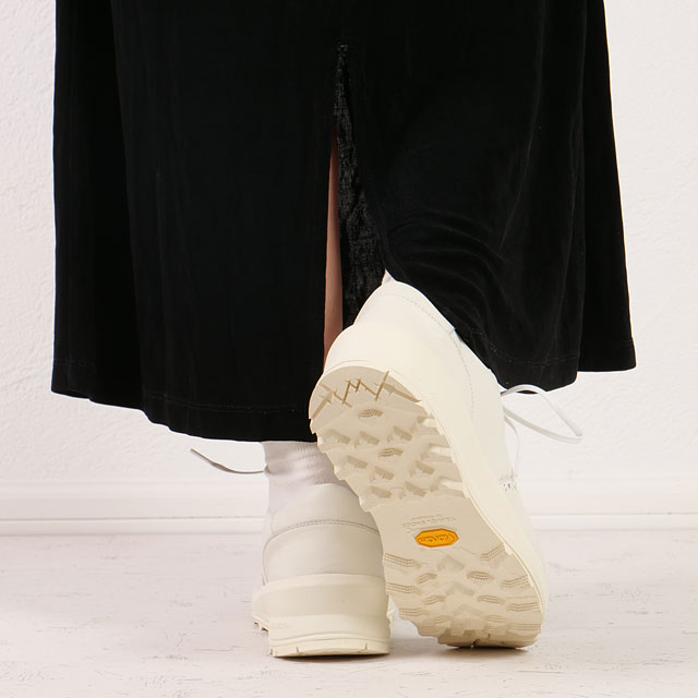 返品送料無料 ショセ トラベルシューズ TRAVEL SHOES by chausser アクティブ レザースニーカー TRA-024 SS25 Active Leather sneakers 日本製 WH 正規取扱店の画像