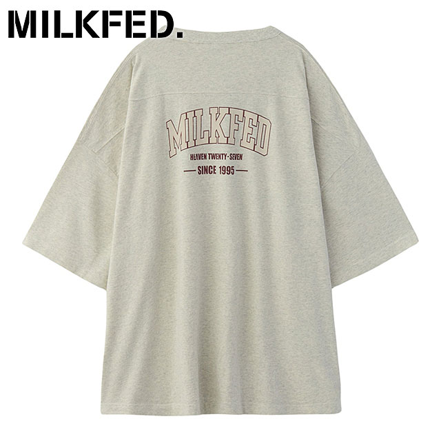 コラボ ミルクフェド MILKFED. チャンピオン カレッジロゴ ビッグフットボールTシャツ 103252011002 SU25 MILKFED.×CHAMPION 半袖Tシャツ OATMEAL 正規取扱店