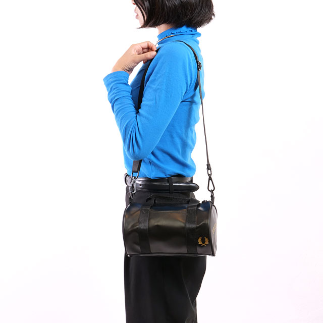 FRED PERRY バレルバック Classic Mini Barrel Bag／クラシックミニバレルバッグ（ショルダー