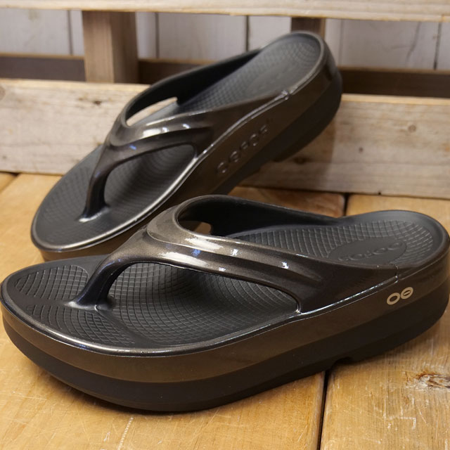 履いているだけでオシャレ確定！ keen オシャレサンダルお得な2足セット KEEN サンダル UNEEK II OT / ユニーク ツー オーティー