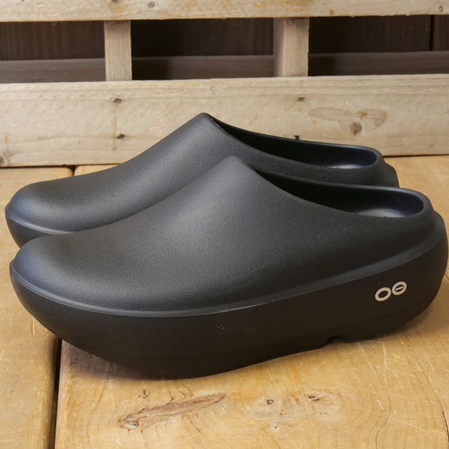 6�����ۏ� �E�[�t�H�X OOFOS ���J�o���[�T���_�� �E�[�N���b�O�v���X 2001120050261 SS26 OOcloog+ �����Y�E���f�B�[�X �C ���� �� Black ���K�戵�X