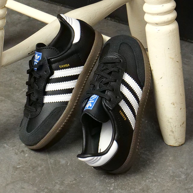 ホワイトスニーカーの活用