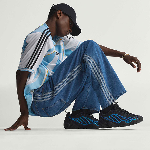 1/11 20時まで値下げ　adidas ファイヤーバード　デニム　34新品 adidas Originals アディダス オリジナルス ファイヤーバード アディ