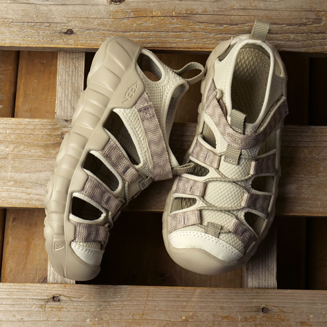 �L�[�� KEEN �T���_�� �L�b�Y �n�C�p�[�|�[�g �G�C�`�c�[ 1031920 SS26 Children HYPERPORT H2 �q���C ���V�� �V���[�Y �z���C�g BIRCH PLAZA-TAUPE ���K�戵�X