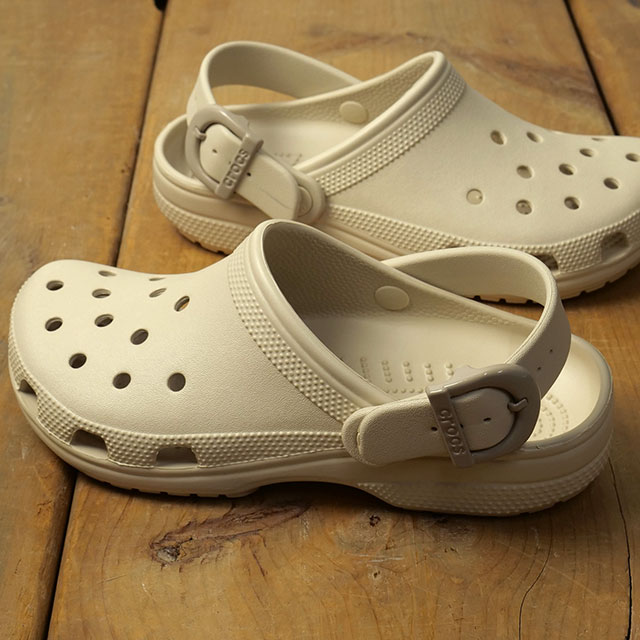 crocs（クロックス） サンダル クラシック バックル クロッグ 213347