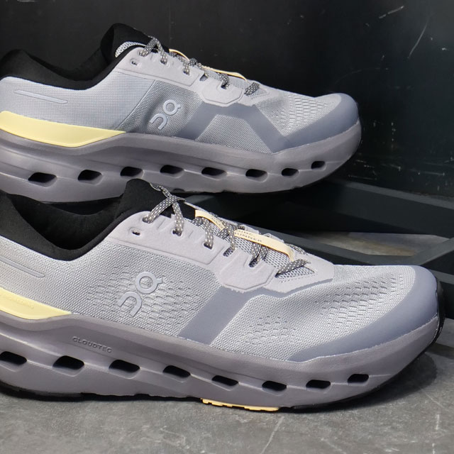 �I�� On �X�j�[�J�[ �����Y �N���E�h�����i�[ 3 3MG10075244 M 3 �����j���O�V���[�Y �W���M���O �N�b�V���� ���萫 ���S�Ҍ��� Platinum Squash ���K�戵�X
