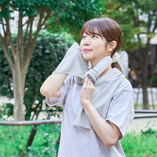 ライフオンプロダクツ Life on Products 氷タオルで瞬時に冷却×長時間キープ ヒヤシーナ ホワイト 冷感タオル 氷のう 熱中症対策 ひんやりグッズ LCACL002-WH |  | 05
