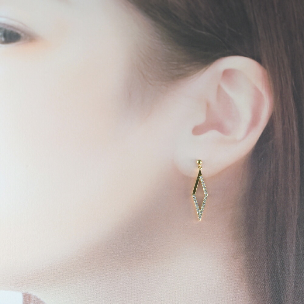 ダイヤモンド ダイヤ ピアス 18金 K18 フックピアス 菱形 ひし形 長い