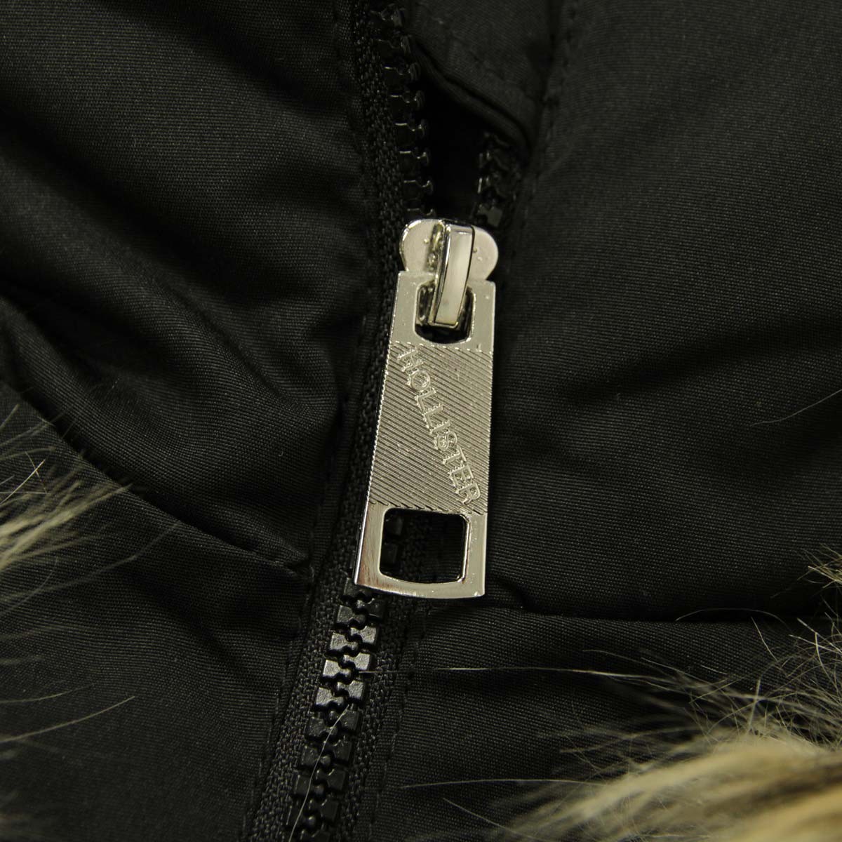 Hollister 20%OFFクーポンセール 【利用期間 12/19 0:00〜12/21 23:59