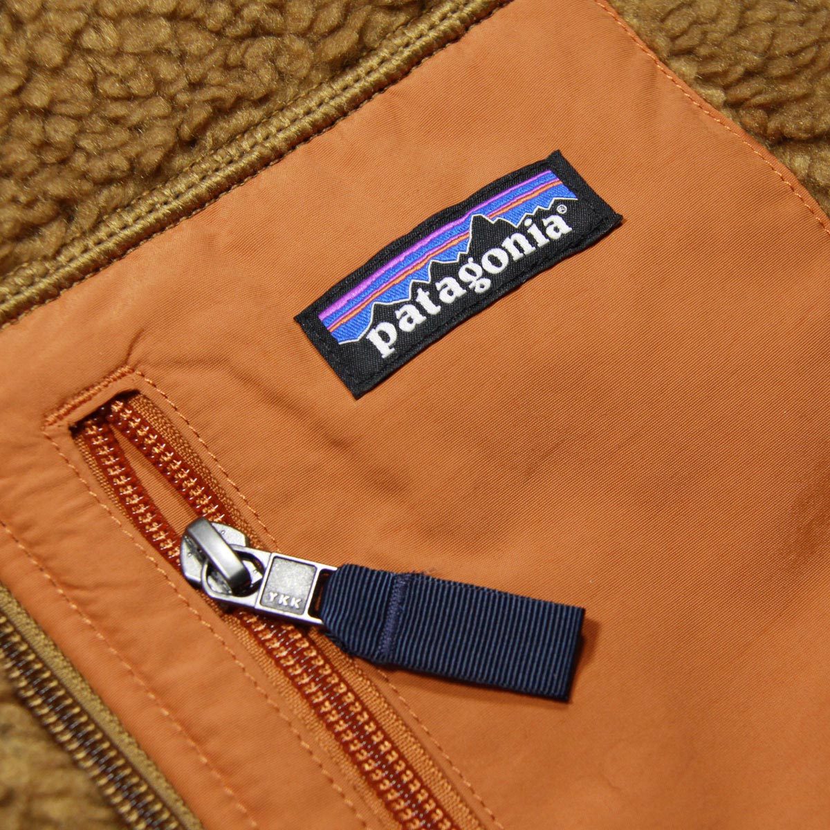 新型最新作❗️ベアビッグポケットベスト ライトブラウン キャメル patagonia（パタゴニア） ベスト メンズ 正規品 レトロX ボアベスト
