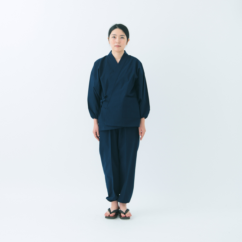 大島紬作務衣+ロング巻きスカート+ウエストゴムパンツ３点セット お仕立て品未着用 高級 作務衣 サムエ 新型 紬織り トールサイズ 紺 女性