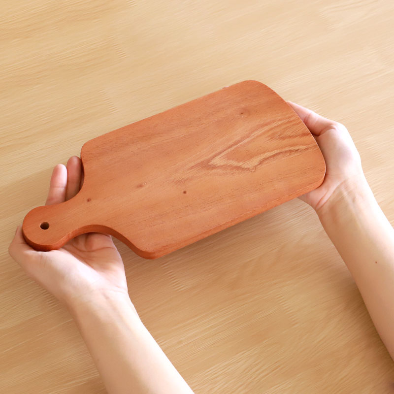 【新品未使用】　漆刻 shi-kkoku GNU 漆 まな板 カッティングボード みよし漆器本舗 10％OFF まな板 木製 Mサイズ カッティングボード