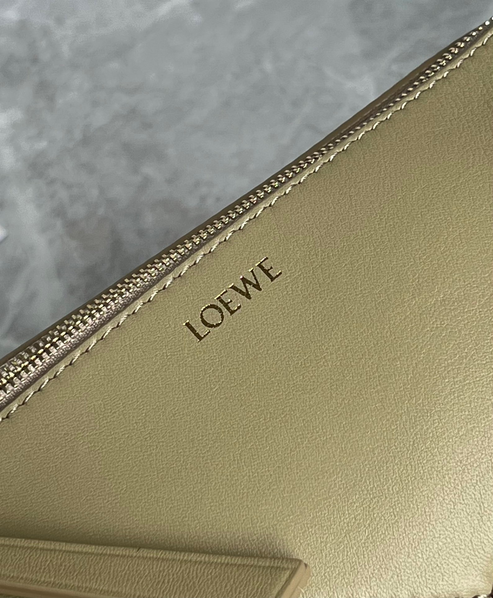 LOEWE ロエベ loewe パズルフォルド ポーチ（シャイニーナパ