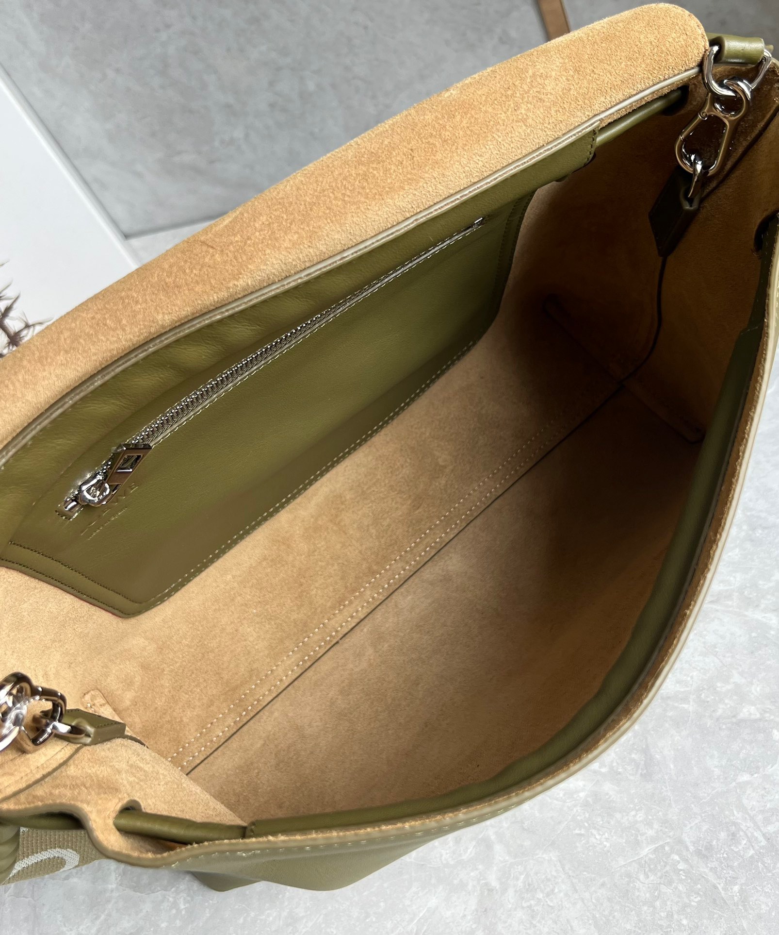 LOEWE☆フラメンコサッチェルシャイニーサプルカーフブラウニー LOEWE ロエベ フラメンコ サッチェル（シャイニーサプルカーフ