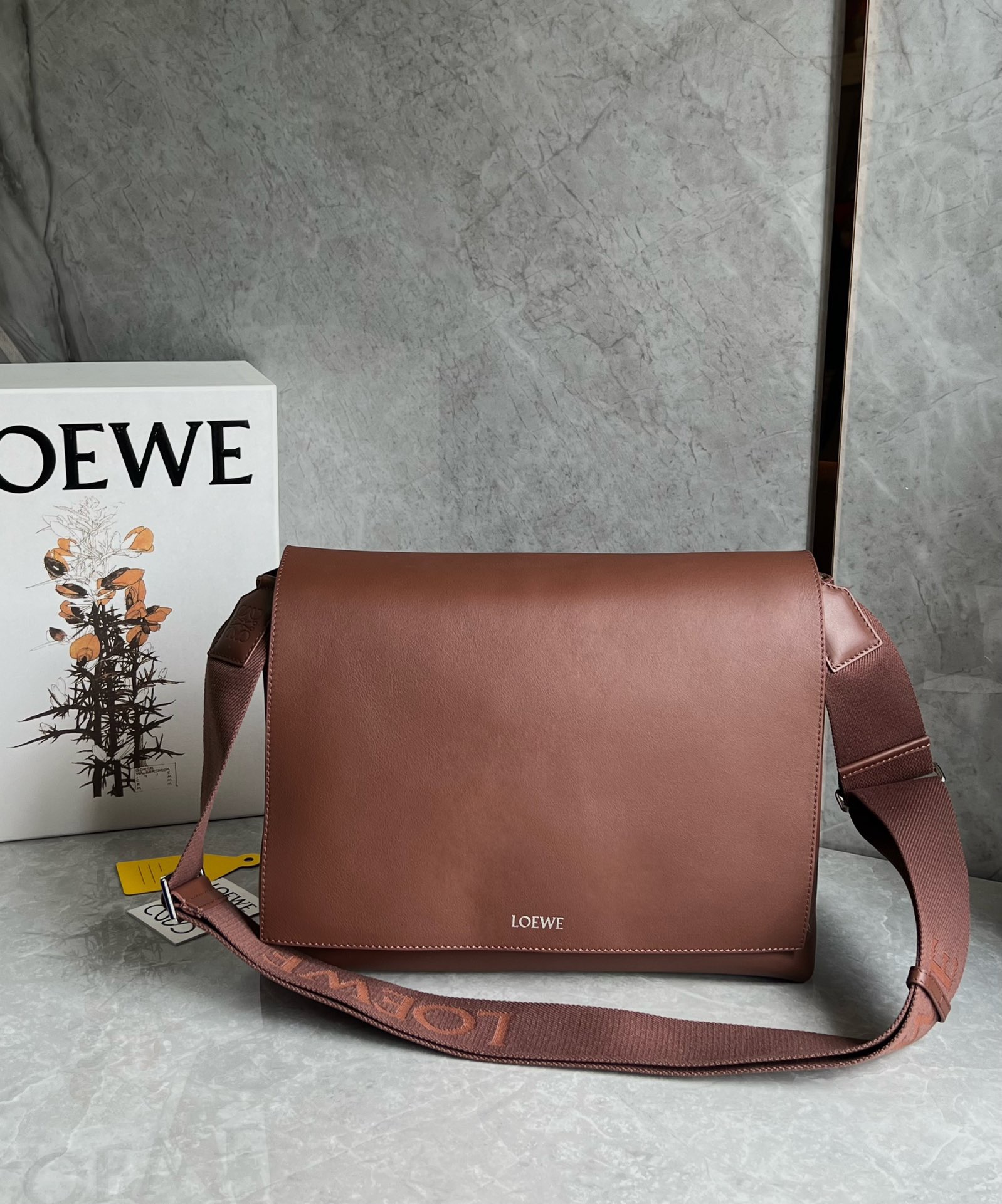 ☆関税込☆【LOEWE】フラメンコ サッチェル シャイニーカーフ ☆関税込☆【LOEWE】フラメンコ サッチェル シャイニーカーフ