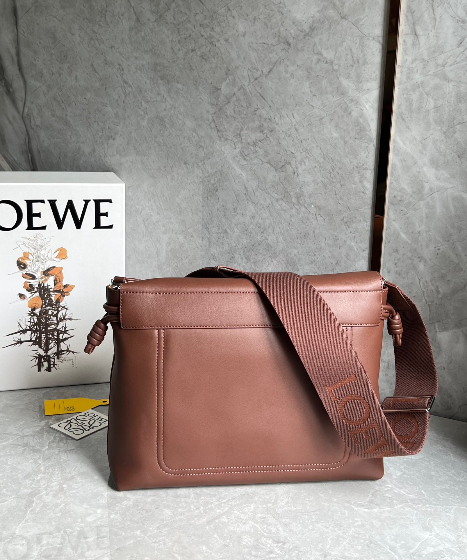 LOEWE ロエベ フラメンコ サッチェル（シャイニーサプルカーフ