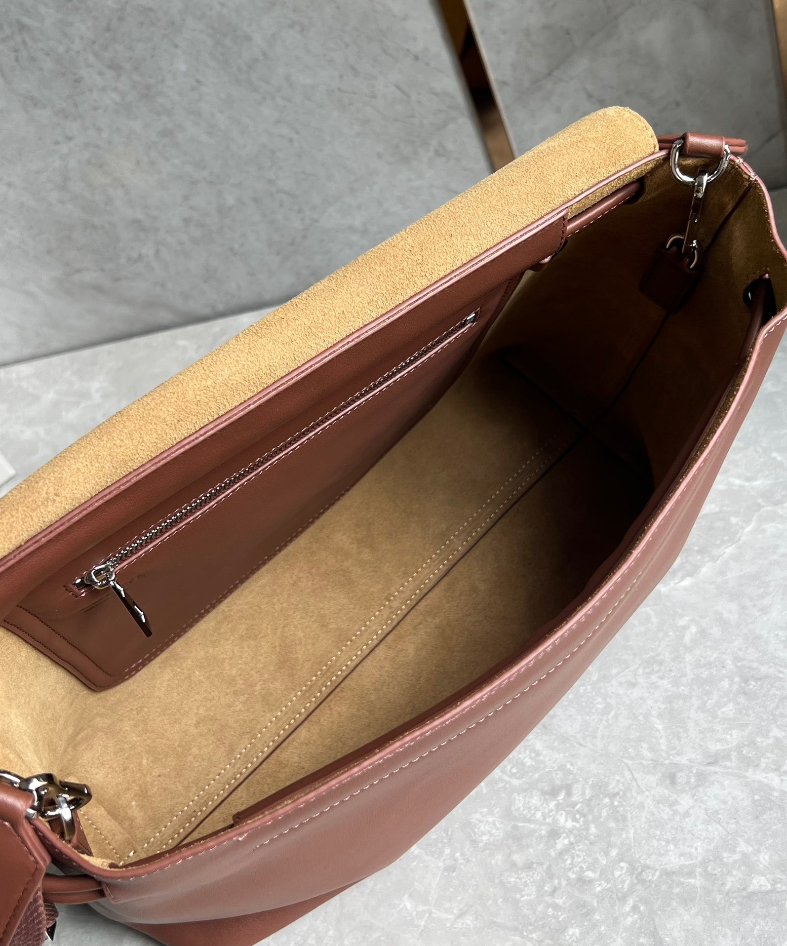 LOEWE ロエベ フラメンコ サッチェル（シャイニーサプルカーフ