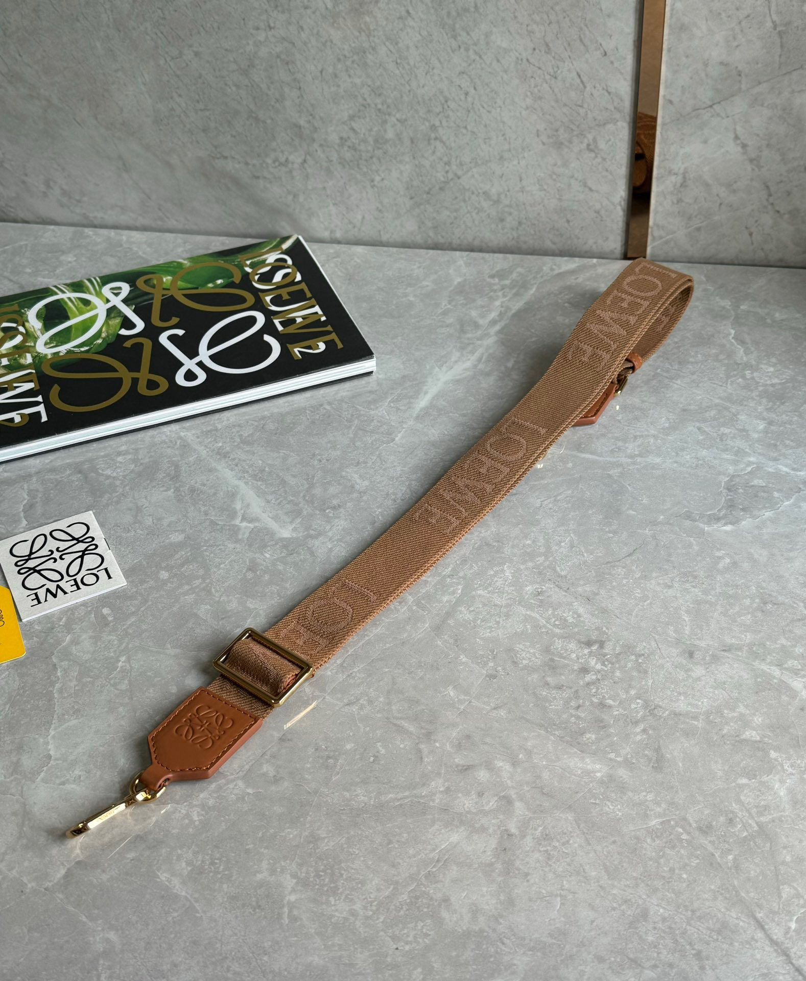 LOEWE ロエベ ストラップ loewe レザー Anagram leather-trimmed