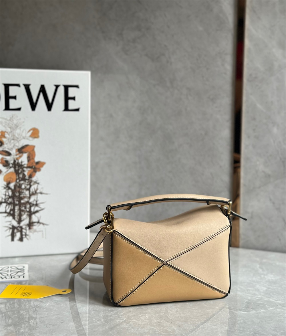 LOEWE 並行輸入品 ロエベ loewe レザー ショルダーバッグ 大人気