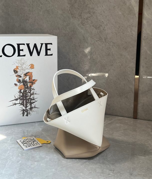 【新品未使用】LOEWE ロエベ パズルフォルドトート ミニ（シャイニーカーフ） パズルフォルドトート ミニ（シャイニーカーフ） ベージュ - LOEWE