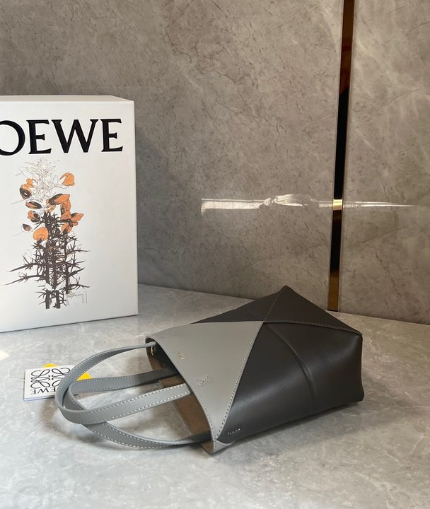 Loewe ビッグトートバッグ ベージュ SS24 パズルフォルド トート XL（シャイニーカーフ） ベージュ - LOEWE