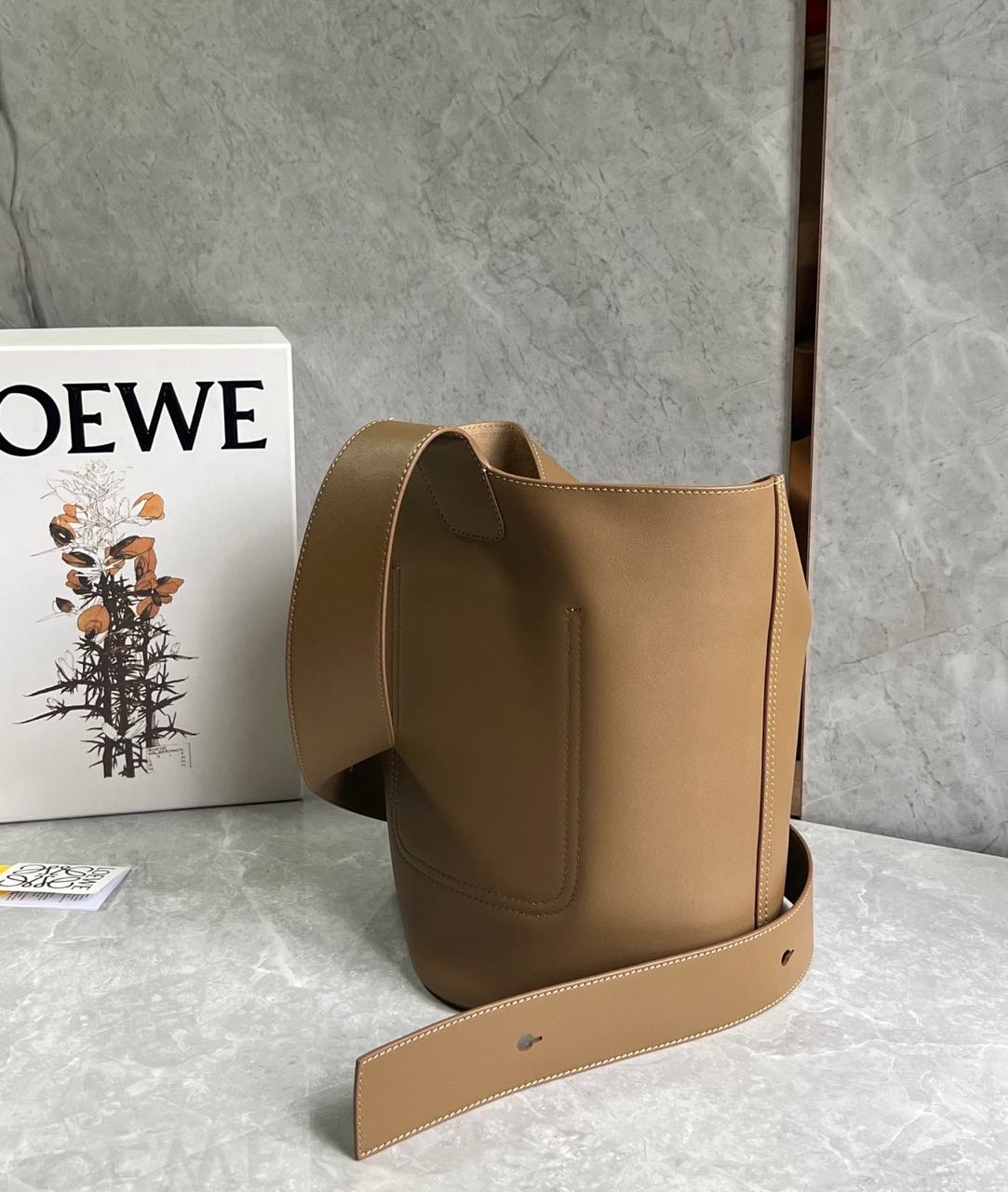 大人気 LOEWE ロエベ loewe ペブル Pebble バケットバッグ ミディアム ブランド レディース バッグ 2024新作