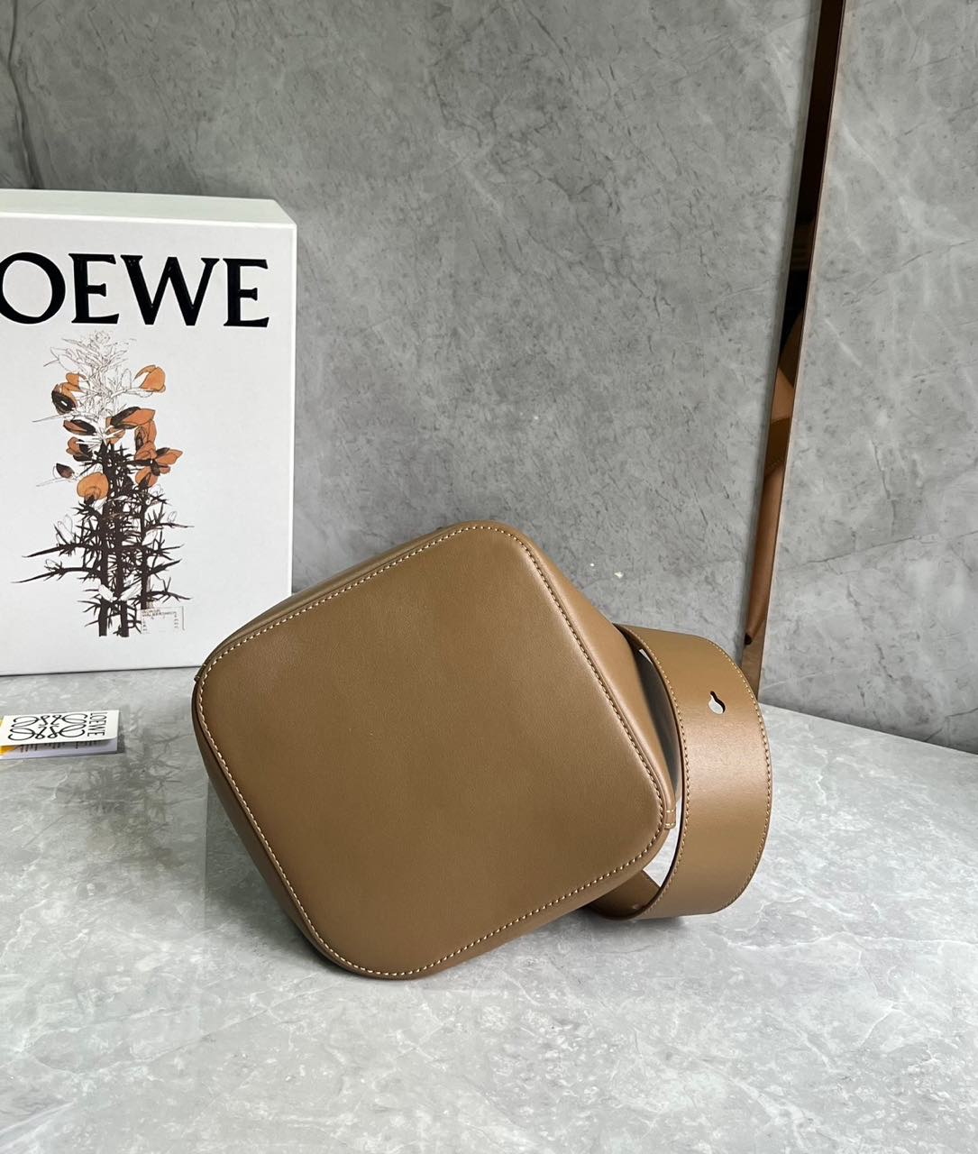 大人気 LOEWE ロエベ loewe ペブル Pebble バケットバッグ ミディアム ブランド レディース バッグ 2024新作