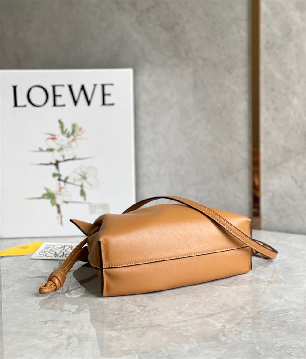 LOEWE ロエベ フラメンコクラッチ ミニ (ナパカーフ) Flamenco mini leather clutch ショルダーバッグ クロスボディ  ブランド レディース バッグ