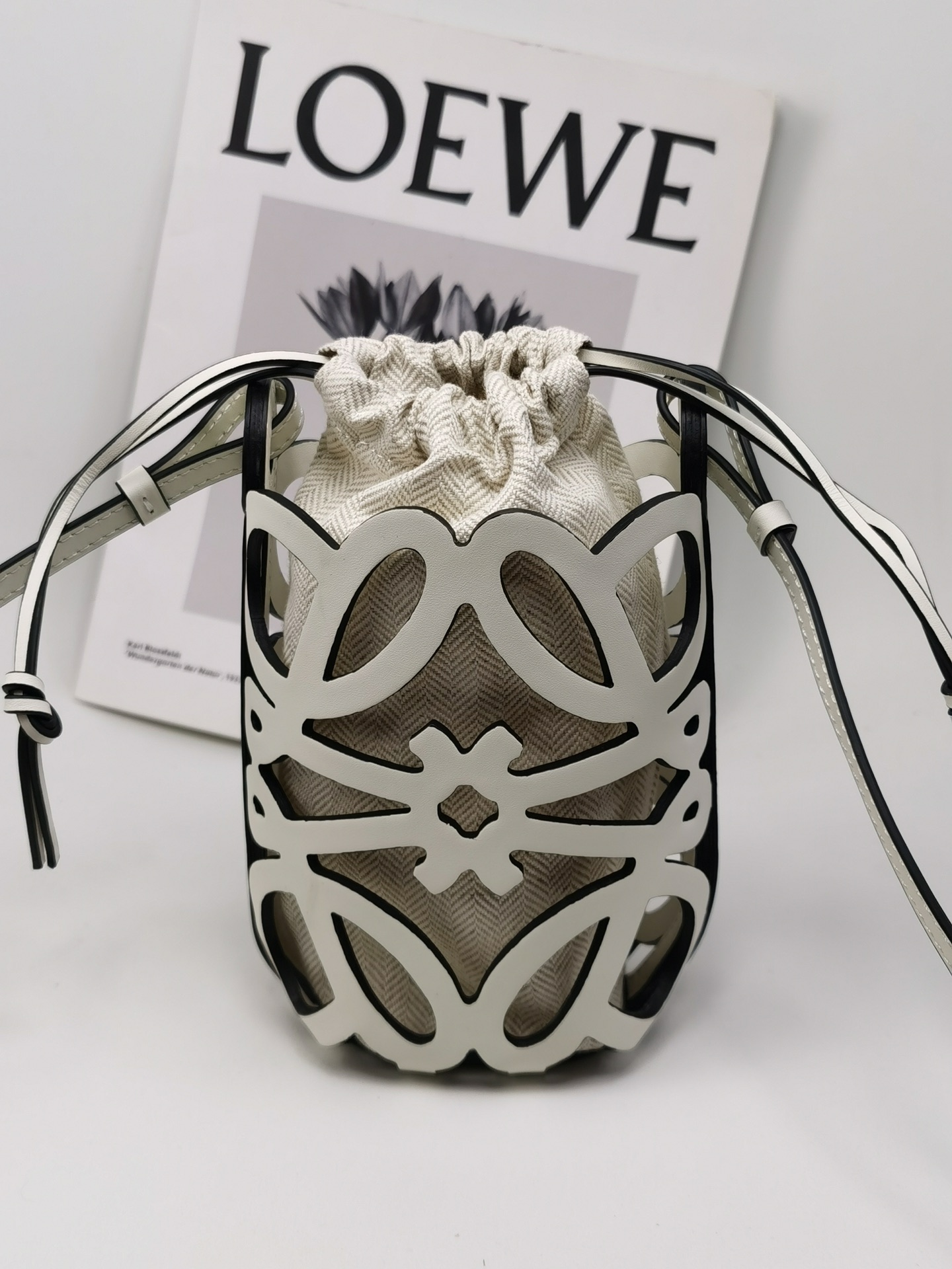 【LOEWE■極美品】アナグラムジャガード　バックパック　リュック レシート付き VIP特価☆LOEWE☆アナグラムバックパック☆ジャカード&カーフ